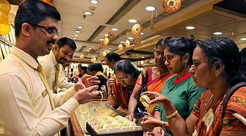 Tại sao người Ấn Độ bớt mê vàng?