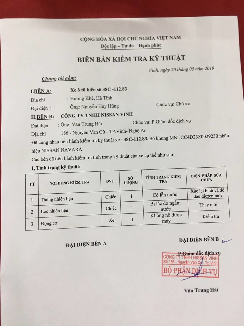 Đổ 60 lít dầu, bán tải Nissan Navara chết luôn máy