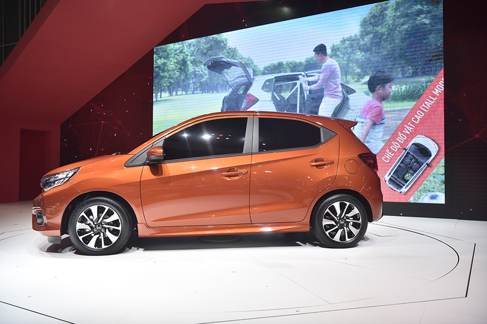 Honda Brio bán ra trong tháng 6, giá tạm tính 450 triệu - 2 Honda Brio bán ra trong tháng 6, giá tạm tính 450 triệu - 2
