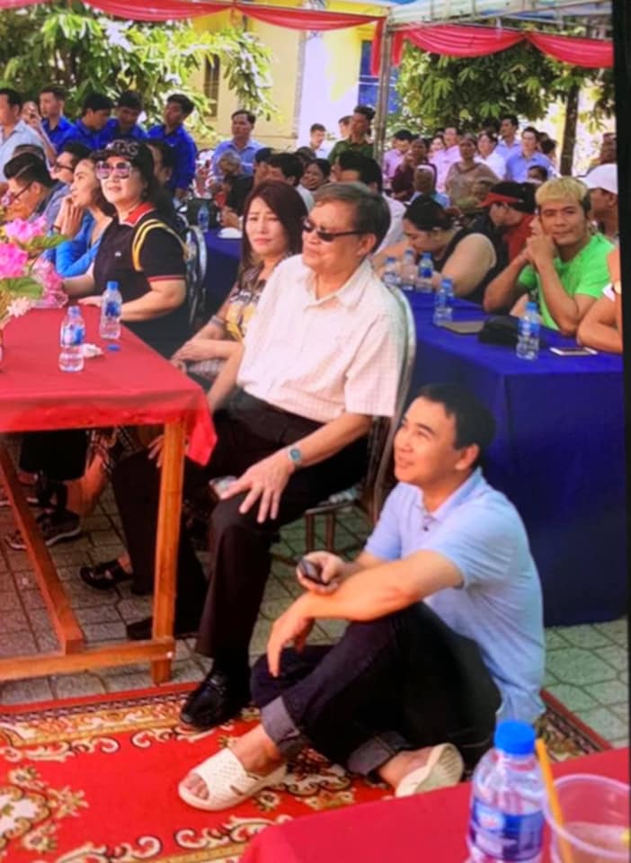 Sau tuyên bố muốn tạm dừng hoạt động showbiz vì mệt mỏi với thị phi, MC Quyền Linh chính thức lên tiếng - 1 Sau tuyên bố muốn tạm dừng hoạt động showbiz vì mệt mỏi với thị phi, MC Quyền Linh chính thức lên tiếng - 1