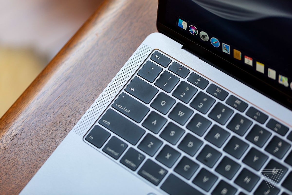 Apple lại sửa thiết kế bàn phím 'cánh bướm' MacBook Pro, mở rộng chương trình sửa chữa miễn phí Apple lại sửa thiết kế bàn phím 'cánh bướm' MacBook Pro, mở rộng chương trình sửa chữa miễn phí