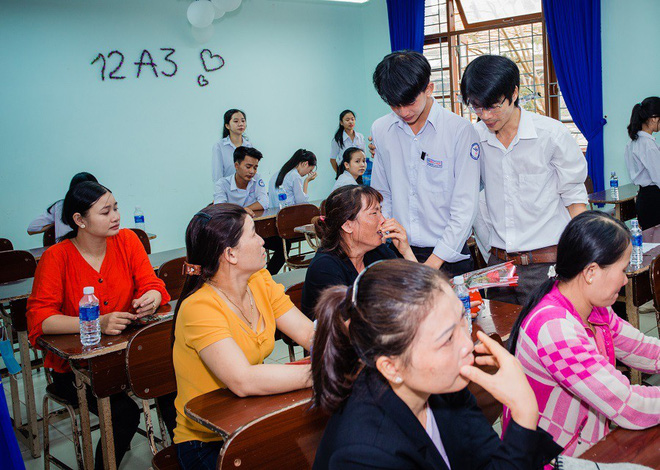 Ảnh kỷ yếu rơi nước mắt của học sinh Vũng Tàu