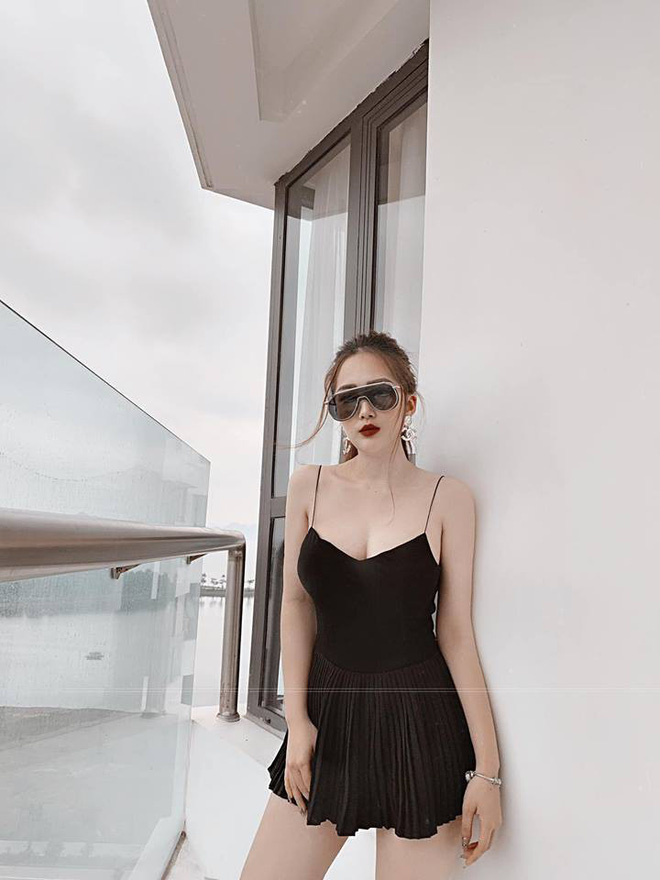 Dư Hàng My - em họ Hương Tràm đang thắng thế trong 'cuộc chiến bikini' hè này với body nóng bỏng miễn bàn dù chỉ cao 1m53 - 10 Dư Hàng My - em họ Hương Tràm đang thắng thế trong 'cuộc chiến bikini' hè này với body nóng bỏng miễn bàn dù chỉ cao 1m53 - 10