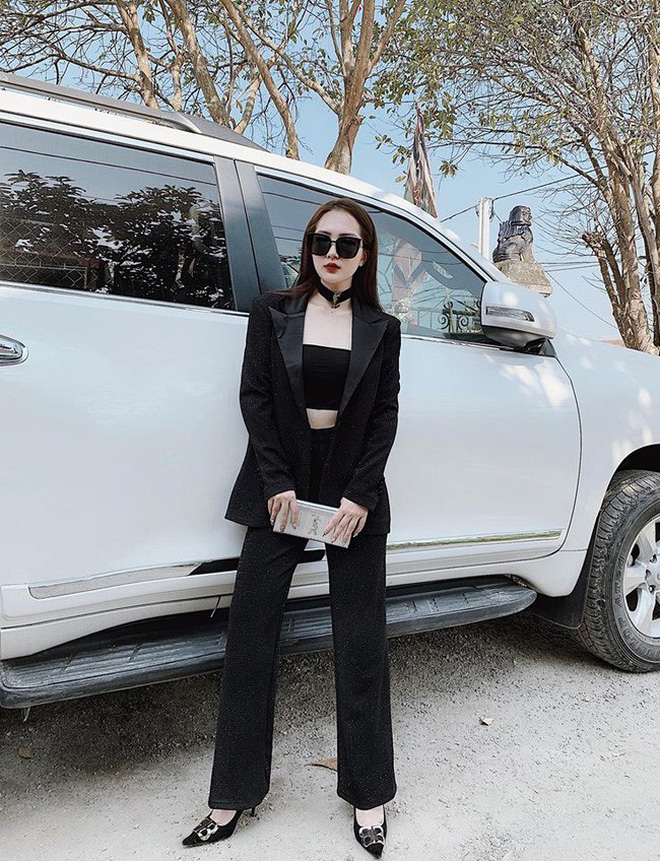 Dư Hàng My - em họ Hương Tràm đang thắng thế trong 'cuộc chiến bikini' hè này với body nóng bỏng miễn bàn dù chỉ cao 1m53 - 16 Dư Hàng My - em họ Hương Tràm đang thắng thế trong 'cuộc chiến bikini' hè này với body nóng bỏng miễn bàn dù chỉ cao 1m53 - 16