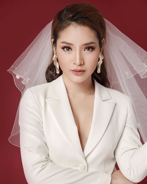 Những cô nàng tên Trinh ‘đại náo’ showbiz Việt với câu chuyện tình - tiền - 11 Những cô nàng tên Trinh ‘đại náo’ showbiz Việt với câu chuyện tình - tiền - 11