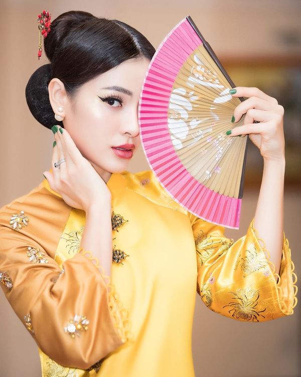 Những cô nàng tên Trinh ‘đại náo’ showbiz Việt với câu chuyện tình - tiền - 8 Những cô nàng tên Trinh ‘đại náo’ showbiz Việt với câu chuyện tình - tiền - 8