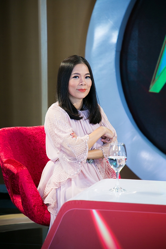 Ca sĩ Mỹ Lệ thừa nhận cuồng con, mất lửa nghề, lười đi hát, ông xã phàn nàn: 'Có con quên chồng' - 5 Ca sĩ Mỹ Lệ thừa nhận cuồng con, mất lửa nghề, lười đi hát, ông xã phàn nàn: 'Có con quên chồng' - 5