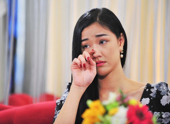 'Vợ Ba' dừng chiếu vì cảnh 18+ gây tranh cãi, Maya khiến ai cũng choáng vì kêu gọi điều này 'Vợ Ba' dừng chiếu vì cảnh 18+ gây tranh cãi, Maya khiến ai cũng choáng vì kêu gọi điều này
