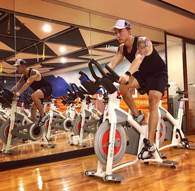 Dàn mỹ nam 'Về nhà đi con': Từ tân binh 10x sở hữu nụ cười toả nắng đến body cực phẩm chuẩn như tạc tượng - 14 Dàn mỹ nam 'Về nhà đi con': Từ tân binh 10x sở hữu nụ cười toả nắng đến body cực phẩm chuẩn như tạc tượng - 14