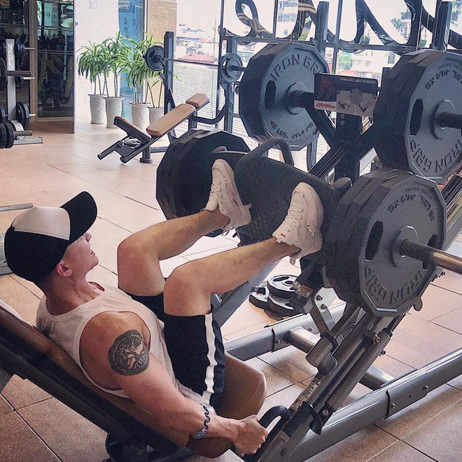 Dàn mỹ nam 'Về nhà đi con': Từ tân binh 10x sở hữu nụ cười toả nắng đến body cực phẩm chuẩn như tạc tượng - 15 Dàn mỹ nam 'Về nhà đi con': Từ tân binh 10x sở hữu nụ cười toả nắng đến body cực phẩm chuẩn như tạc tượng - 15