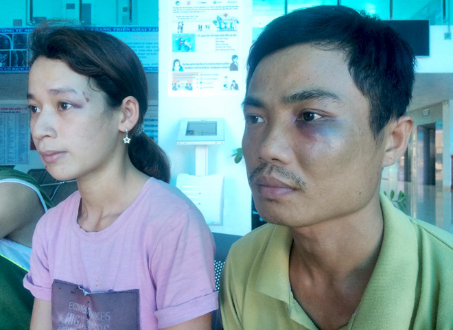 Cặp vợ chồng bị nhóm người xăm trổ đánh đập, bắt quỳ giữa nắng