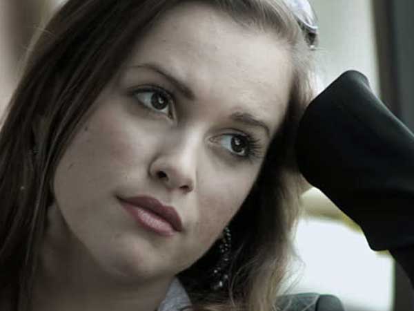 Vừa sáng sớm đã bị mẹ người yêu tìm đến mắng chửi, tôi nhục nhã đến mức chỉ muốn chui đầu xuống đất