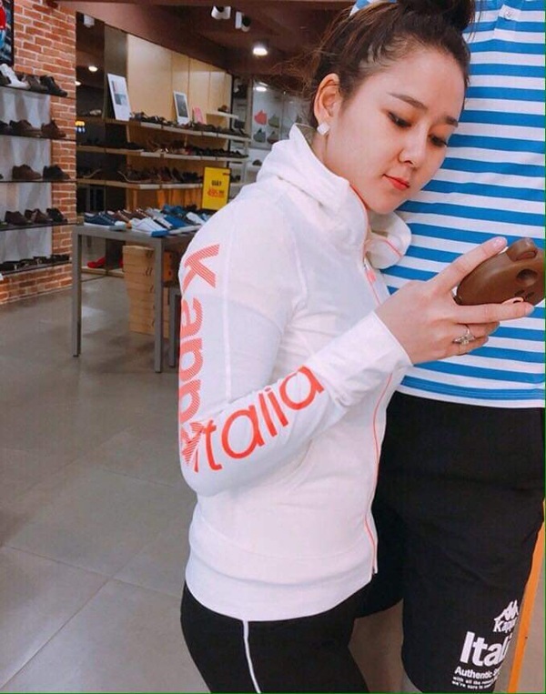 Đỉnh cao sống ảo như gái ế: tuyệt chiêu có bạn trai chuẩn 6 múi như người mẫu chỉ trong một nốt nhạc!