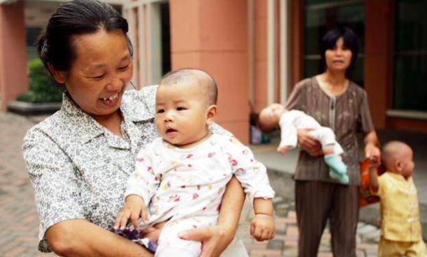 Bé 4 tuổi tử vong vì bà nội cho ăn trứng theo cách nhiều người đang rất thích