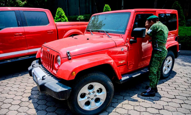 Mexico bán đấu giá ôtô tham nhũng, lấy tiền chia cho người nghèo