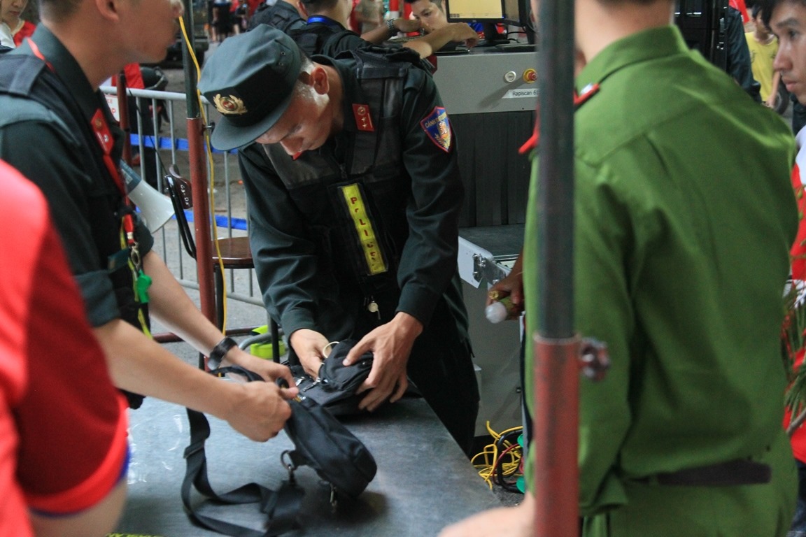 Sân Hàng Đẫy thiết lập hàng rào an ninh nghiêm ngặt cho trận Viettel - Hải Phòng Sân Hàng Đẫy thiết lập hàng rào an ninh nghiêm ngặt cho trận Viettel - Hải Phòng