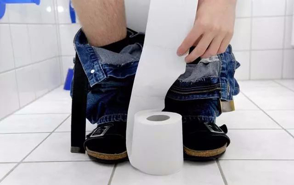 Bác sĩ cảnh báo 2 loại 'đau' báo hiệu ung thư ruột, 4 kiểu người nên đi khám sớm - 1 Bác sĩ cảnh báo 2 loại 'đau' báo hiệu ung thư ruột, 4 kiểu người nên đi khám sớm - 1
