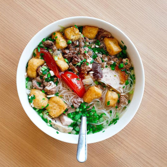 Dân công sở ngày nào cũng đau đầu trưa nay ăn gì, còn chàng trai này lại than tăng cân vì cơm căn tin quá ngon Dân công sở ngày nào cũng đau đầu trưa nay ăn gì, còn chàng trai này lại than tăng cân vì cơm căn tin quá ngon