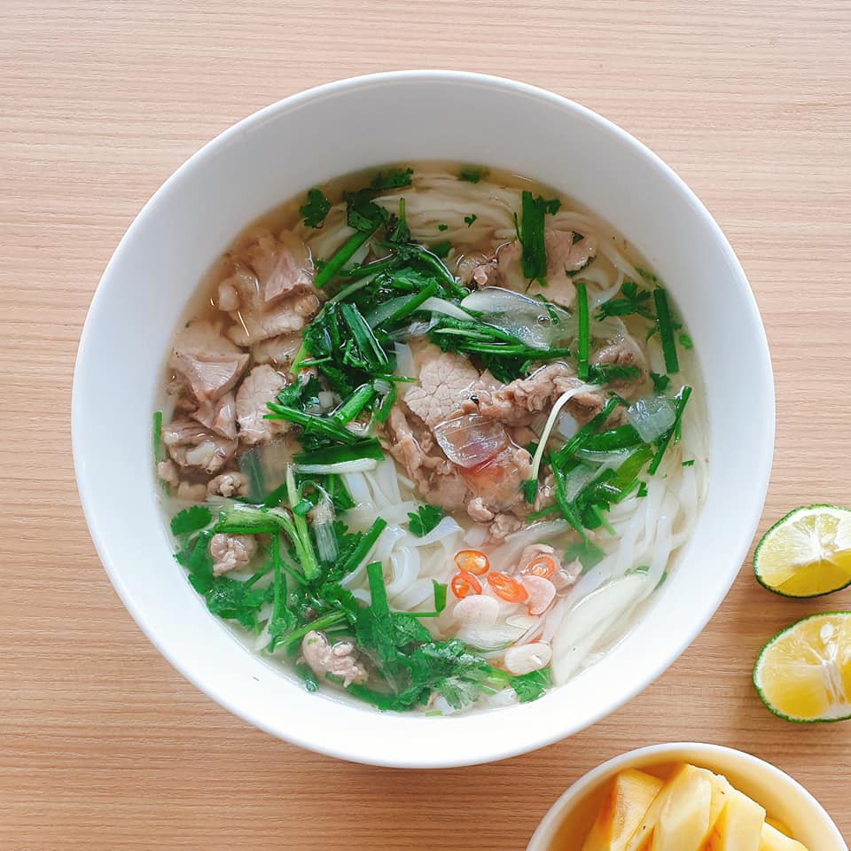 Dân công sở ngày nào cũng đau đầu trưa nay ăn gì, còn chàng trai này lại than tăng cân vì cơm căn tin quá ngon Dân công sở ngày nào cũng đau đầu trưa nay ăn gì, còn chàng trai này lại than tăng cân vì cơm căn tin quá ngon