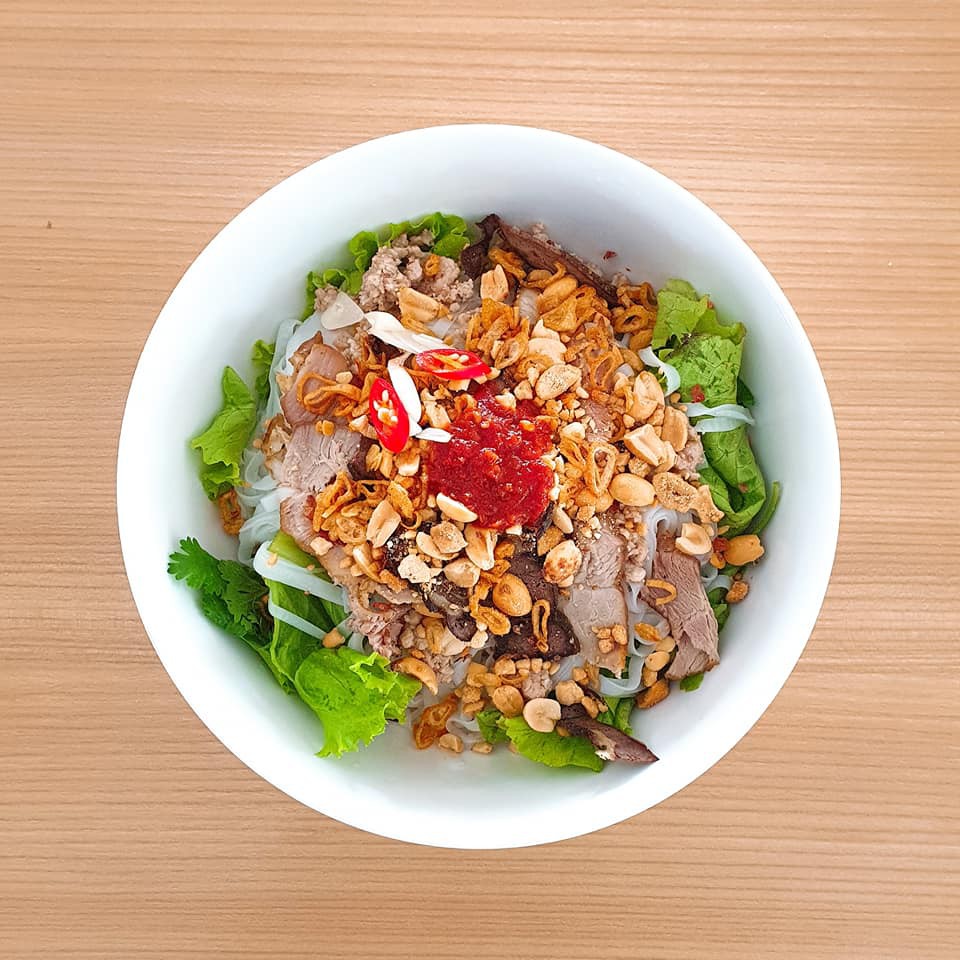 Dân công sở ngày nào cũng đau đầu trưa nay ăn gì, còn chàng trai này lại than tăng cân vì cơm căn tin quá ngon Dân công sở ngày nào cũng đau đầu trưa nay ăn gì, còn chàng trai này lại than tăng cân vì cơm căn tin quá ngon