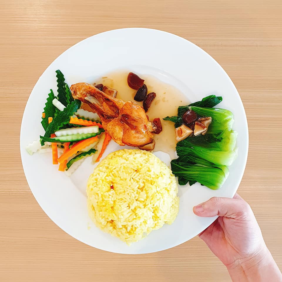 Dân công sở ngày nào cũng đau đầu trưa nay ăn gì, còn chàng trai này lại than tăng cân vì cơm căn tin quá ngon Dân công sở ngày nào cũng đau đầu trưa nay ăn gì, còn chàng trai này lại than tăng cân vì cơm căn tin quá ngon