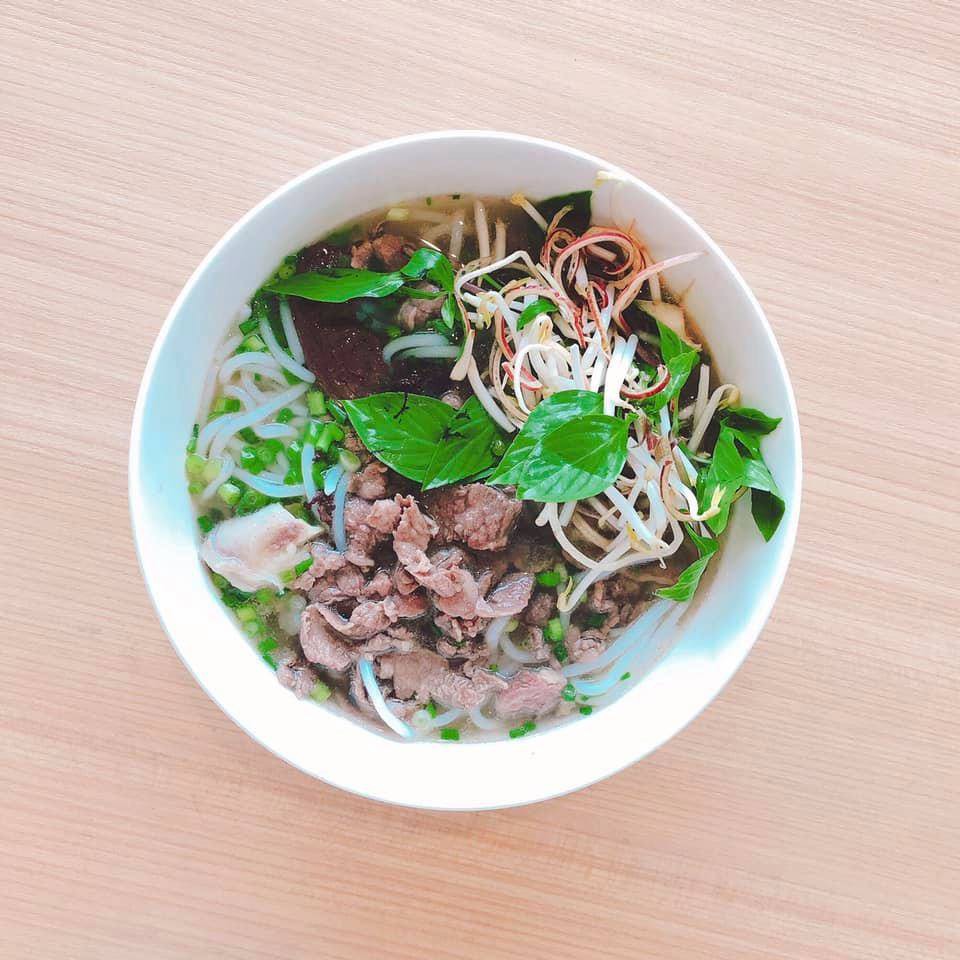 Dân công sở ngày nào cũng đau đầu trưa nay ăn gì, còn chàng trai này lại than tăng cân vì cơm căn tin quá ngon Dân công sở ngày nào cũng đau đầu trưa nay ăn gì, còn chàng trai này lại than tăng cân vì cơm căn tin quá ngon