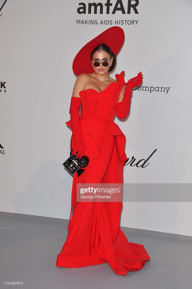 Loạt sao đua nhau hở bạo, khoe thân nóng bỏng trong tiệc hậu Cannes