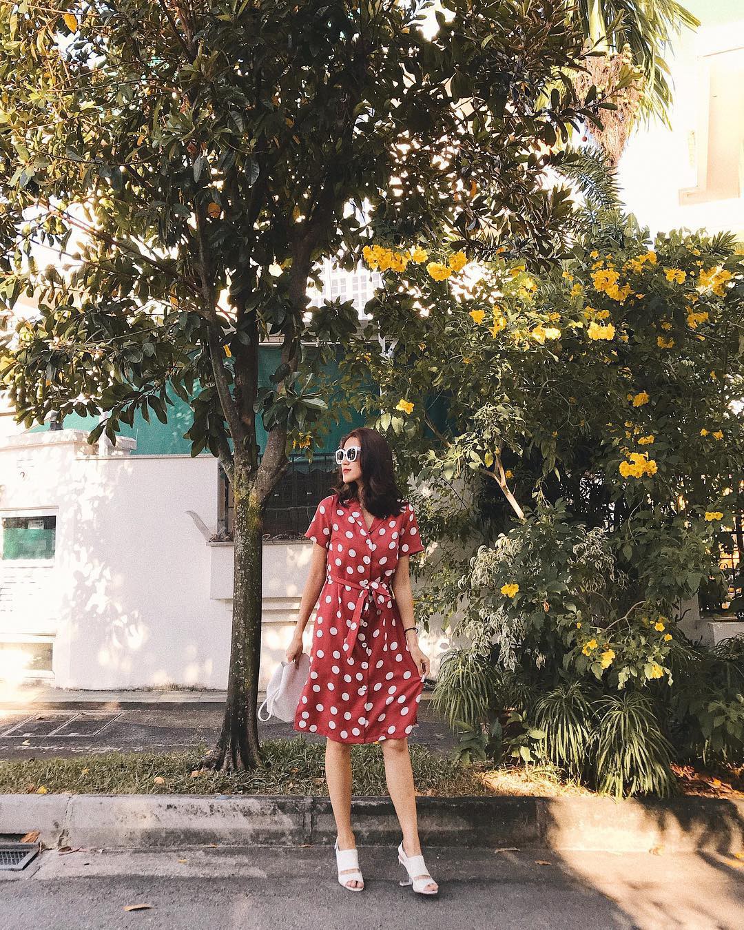 Công nhận là lịch sự nhưng 4 items sau cũng dễ biến bạn thành bà thím nơi công sở