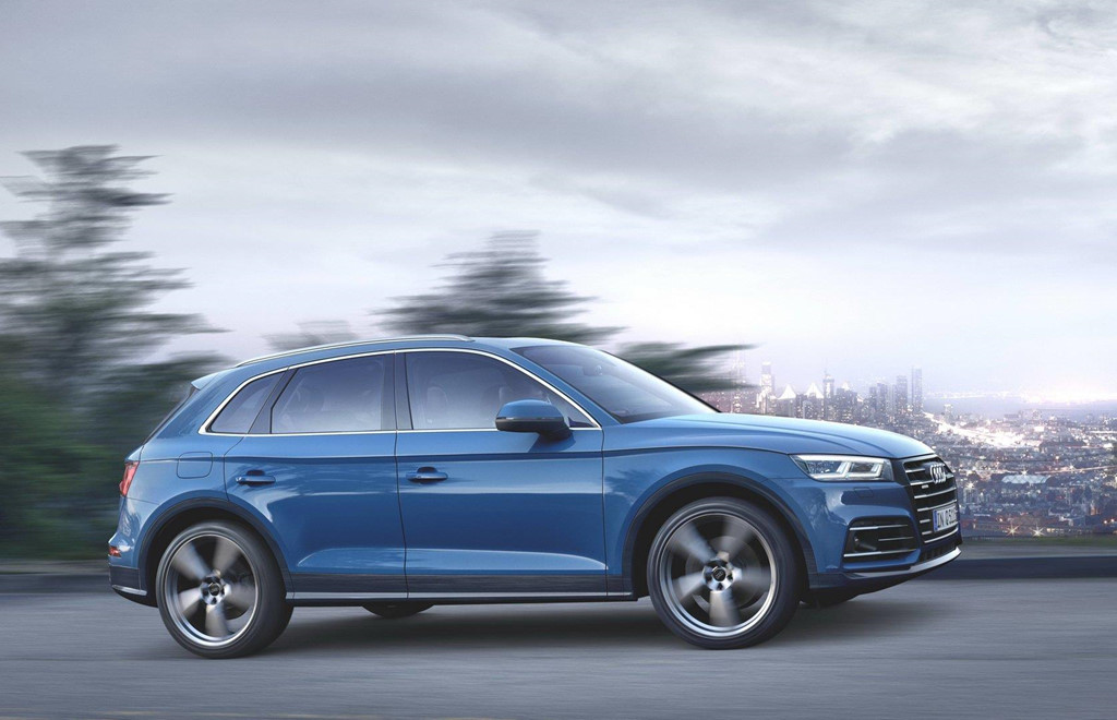 Audi Q5 phiên bản hybrid có tên e quattro, hiện đại hơn và đắt hơn