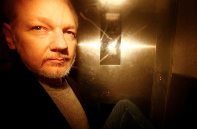 Mỹ truy tố nhà sáng lập WikiLeaks nhiều tội danh mới