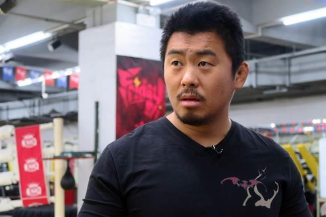 Chưởng môn Nam Huỳnh Đạo có chịu được những cú đấm của Từ Hiểu Đông?