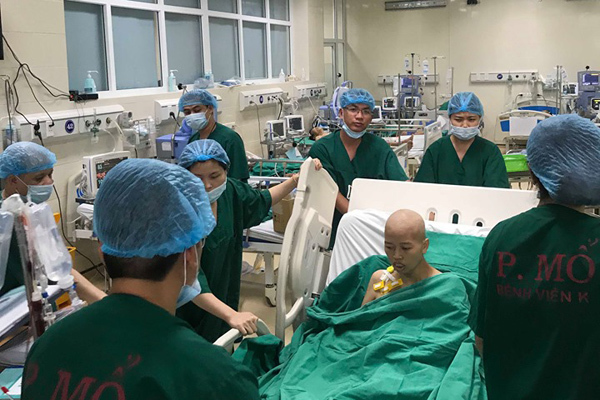 Hình ảnh bé Bình An, thiên thần của người mẹ trẻ mắc ung thư giai đoạn cuối