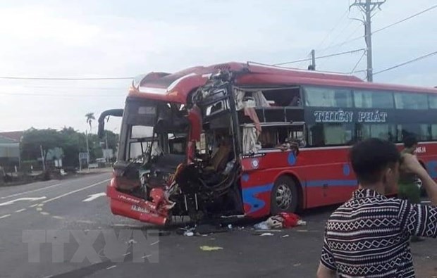 Gia Lai: Hai xe khách giường nằm tông nhau, bảy người bị thương