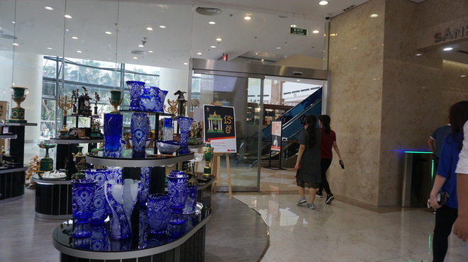 Vụ hot girl Bella làm vỡ chiếc bình 17 triệu đồng: Quản lý cửa hàng người Nga thương hoàn cảnh khó khăn nên thông cảm không truy cứu