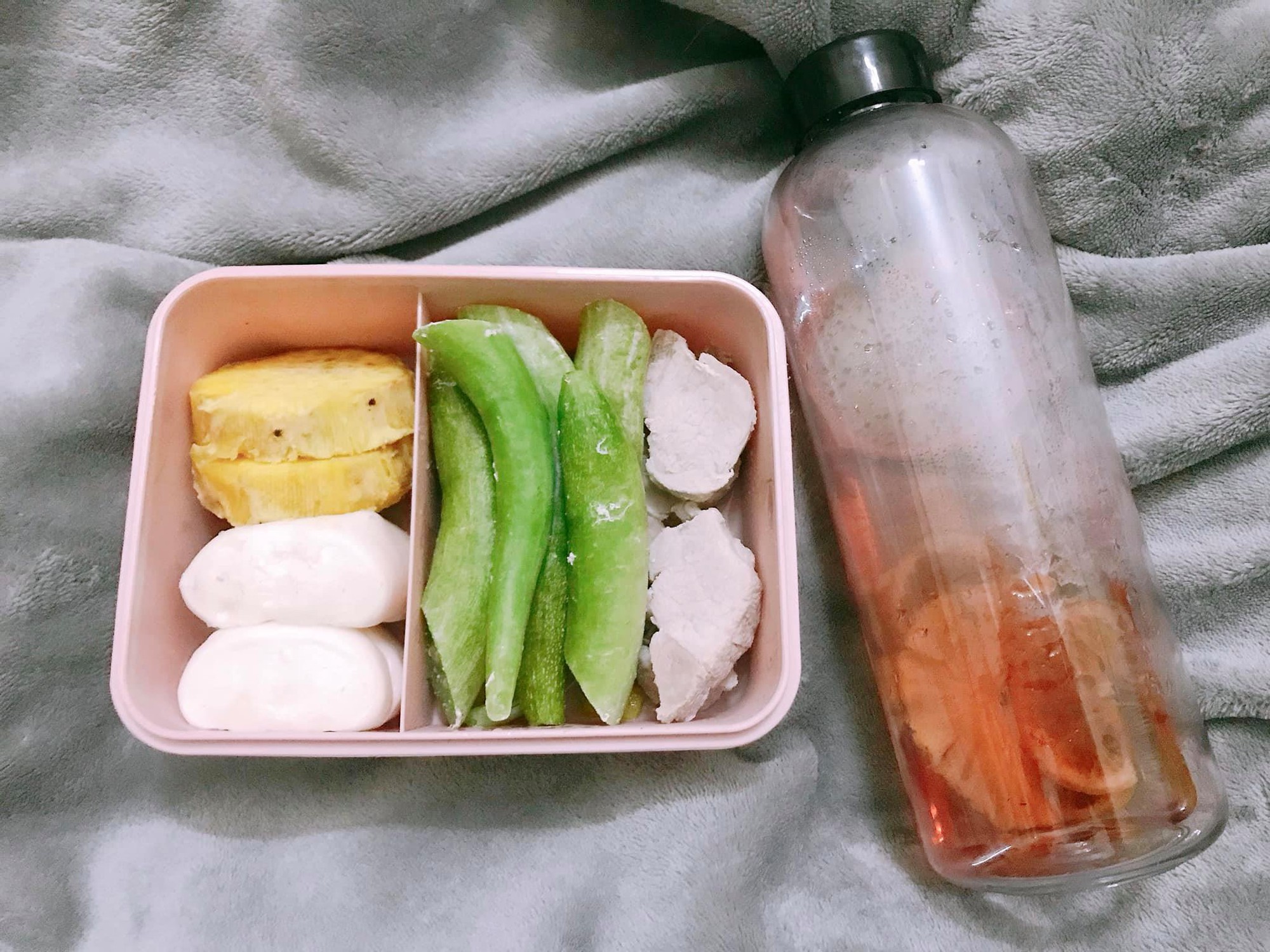 Khoe loạt cơm hộp chồng chuẩn bị cho, vợ trẻ khiến chị em 'lác mắt', nhưng lại càng bất ngờ hơn khi biết điều này - 2 Khoe loạt cơm hộp chồng chuẩn bị cho, vợ trẻ khiến chị em 'lác mắt', nhưng lại càng bất ngờ hơn khi biết điều này - 2