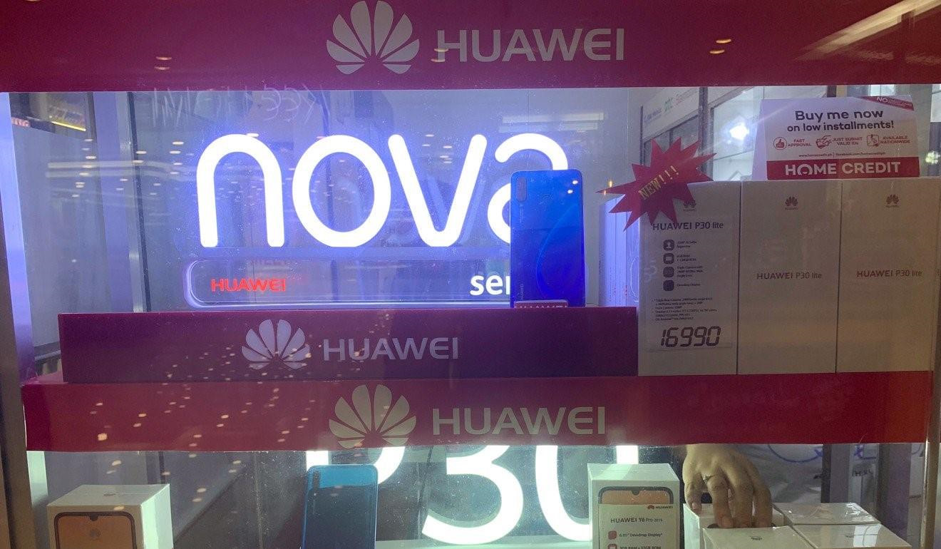 Mỹ siết vòng kim cô Huawei - kẻ lo sợ, người bình chân