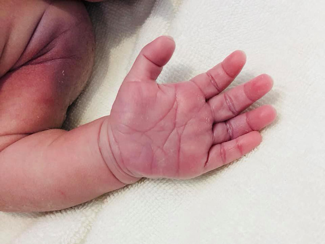 Bất chấp nguy hiểm, Hải Băng vừa lâm bồn sinh con thứ 3 cho Thành Đạt