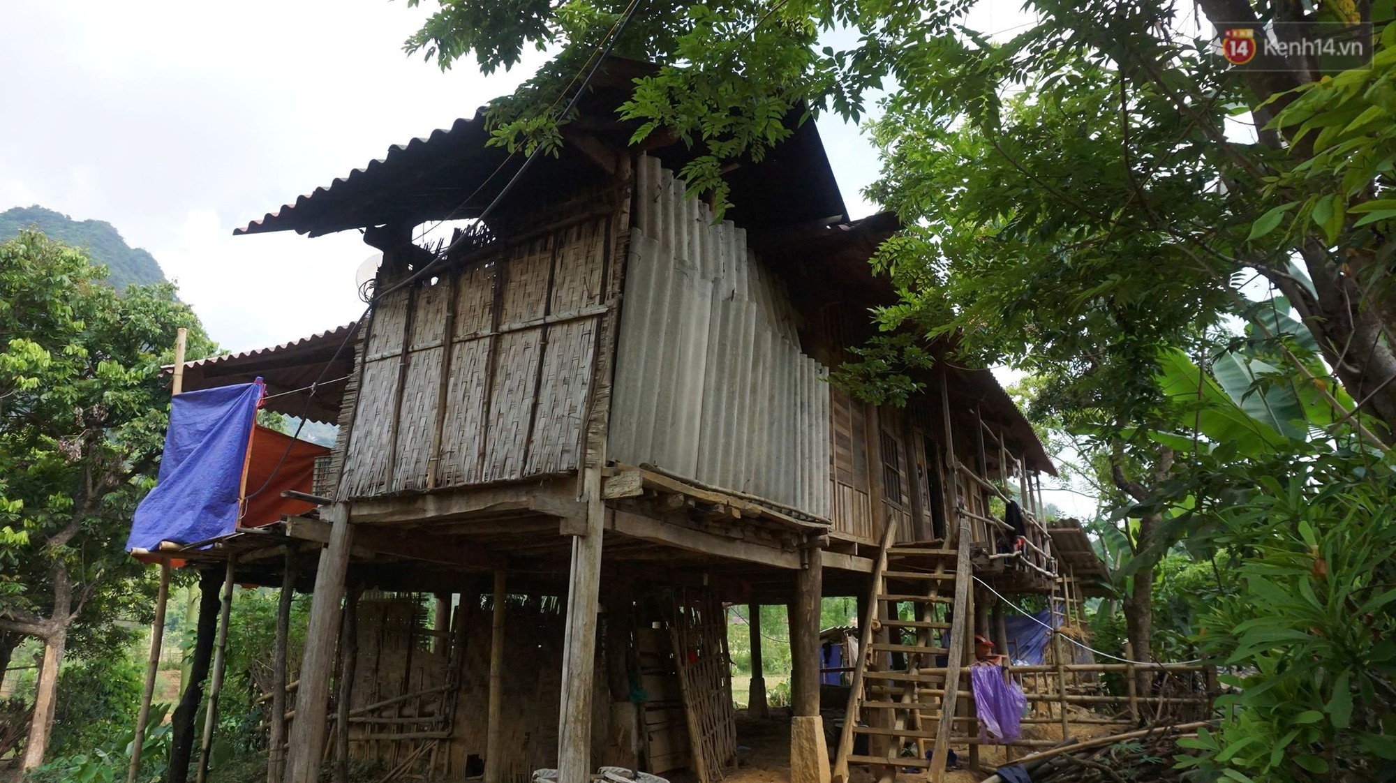 Bé gái 13 tuổi nghi bị KTV bệnh viện hiếp dâm không chịu ăn uống nói chuyện, liên tục khóc suốt nhiều ngày liền