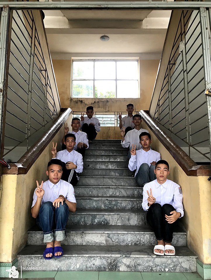Bộ ảnh đơ có đẳng cấp, tạo dáng trăm kiểu như một trước khi ra trường của hội bạn thân nhận về bão like - 1 Bộ ảnh đơ có đẳng cấp, tạo dáng trăm kiểu như một trước khi ra trường của hội bạn thân nhận về bão like - 1