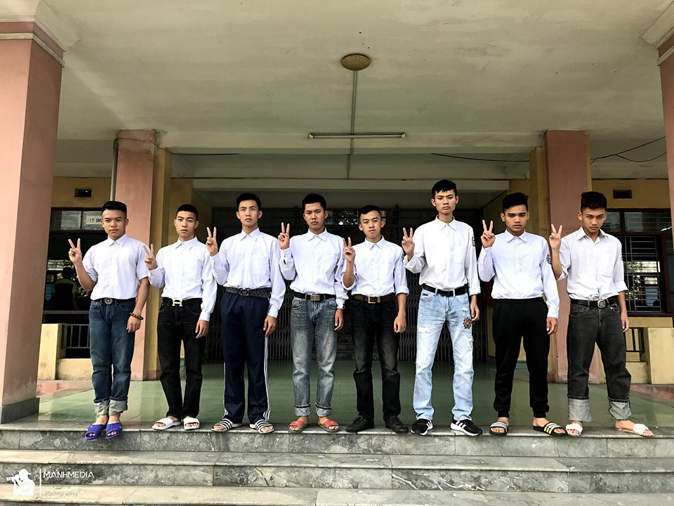 Bộ ảnh đơ có đẳng cấp, tạo dáng trăm kiểu như một trước khi ra trường của hội bạn thân nhận về bão like