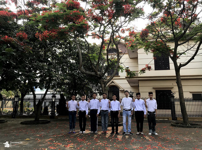 Bộ ảnh đơ có đẳng cấp, tạo dáng trăm kiểu như một trước khi ra trường của hội bạn thân nhận về bão like - 6 Bộ ảnh đơ có đẳng cấp, tạo dáng trăm kiểu như một trước khi ra trường của hội bạn thân nhận về bão like - 6