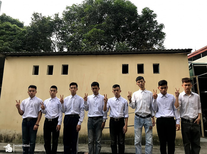 Bộ ảnh đơ có đẳng cấp, tạo dáng trăm kiểu như một trước khi ra trường của hội bạn thân nhận về bão like - 16 Bộ ảnh đơ có đẳng cấp, tạo dáng trăm kiểu như một trước khi ra trường của hội bạn thân nhận về bão like - 16