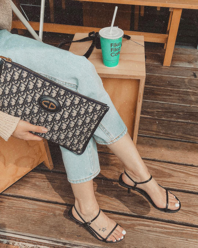 Quá đỗi đơn giản, nhưng cứ diện 10 items này thì đố ai chê được phong cách của bạn