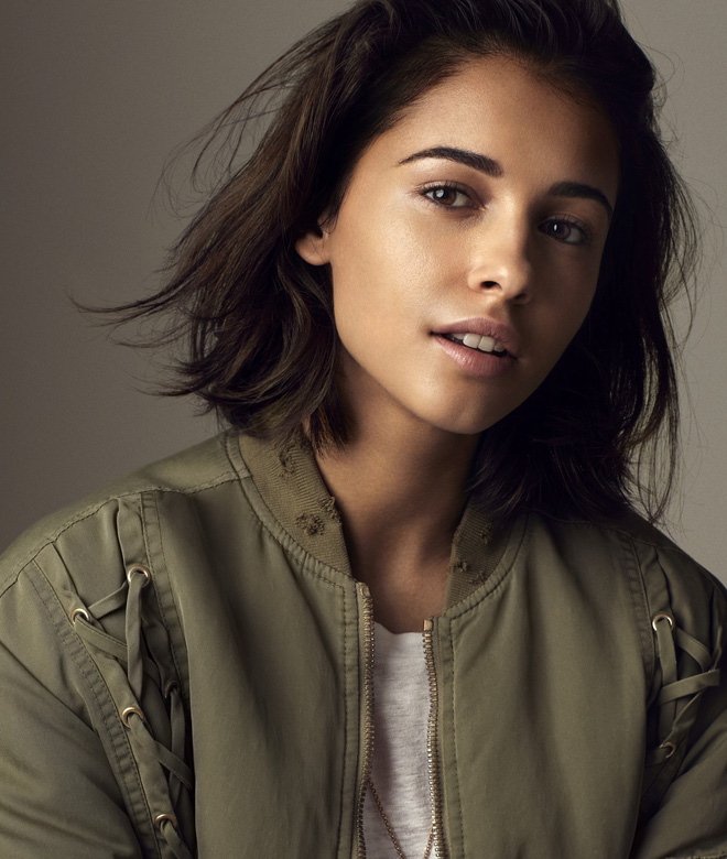 Jasmine đầu tiên của 'Aladdin' Naomi Scott: Vẻ đẹp lai Á - Âu gây bão, từ ca sĩ vô danh thành công chúa mới của Disney - 7 Jasmine đầu tiên của 'Aladdin' Naomi Scott: Vẻ đẹp lai Á - Âu gây bão, từ ca sĩ vô danh thành công chúa mới của Disney - 7