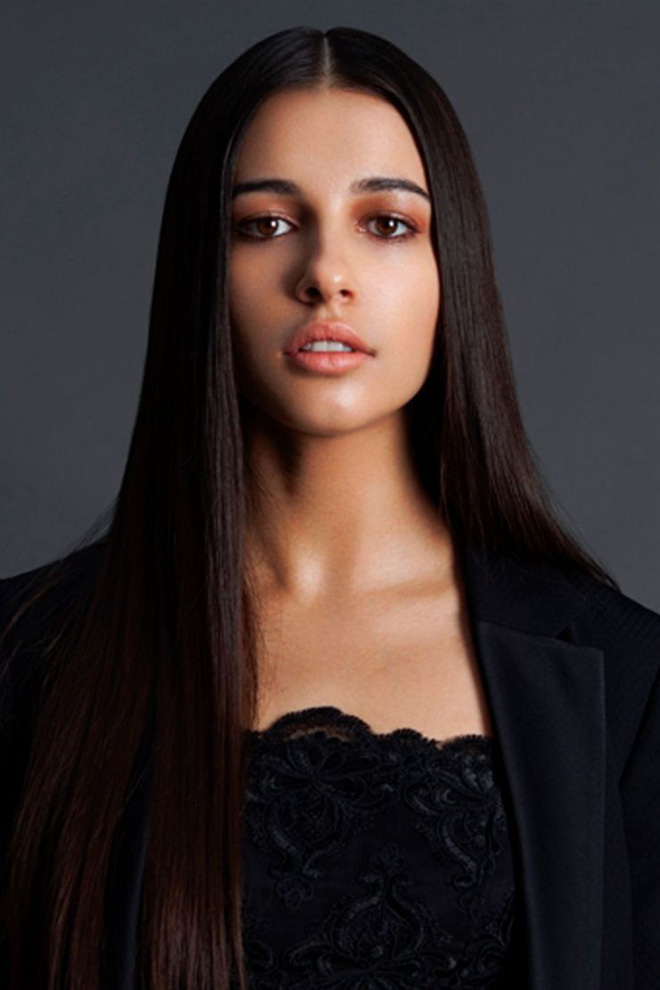 Jasmine đầu tiên của 'Aladdin' Naomi Scott: Vẻ đẹp lai Á - Âu gây bão, từ ca sĩ vô danh thành công chúa mới của Disney - 9 Jasmine đầu tiên của 'Aladdin' Naomi Scott: Vẻ đẹp lai Á - Âu gây bão, từ ca sĩ vô danh thành công chúa mới của Disney - 9