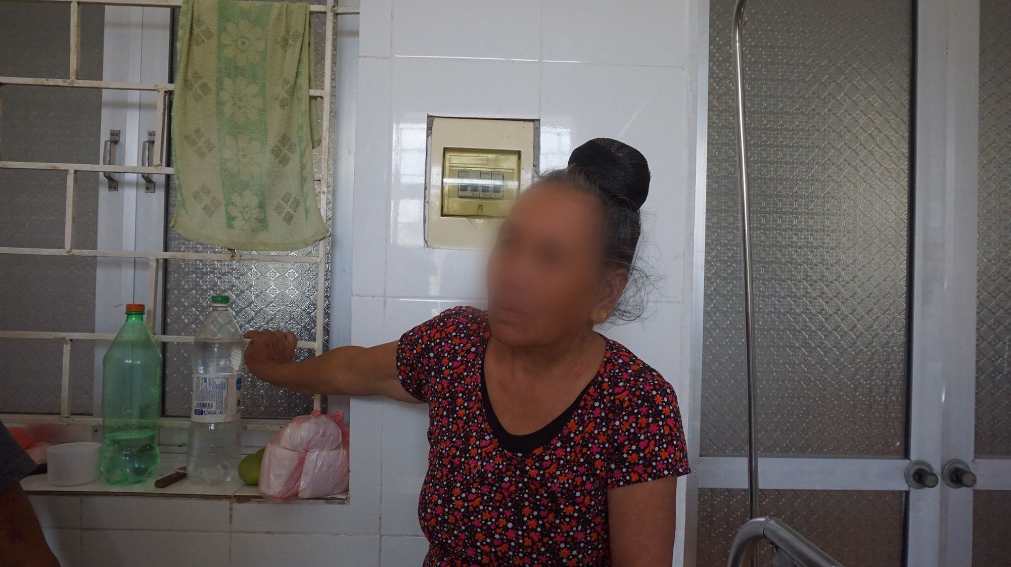 Vụ bé gái nghi bị KTV bệnh viện hiếp dâm: Ông nội đau đớn kể lại thời điểm đối tượng cầm tay mình, rối rít xin lỗi và hứa bồi thường