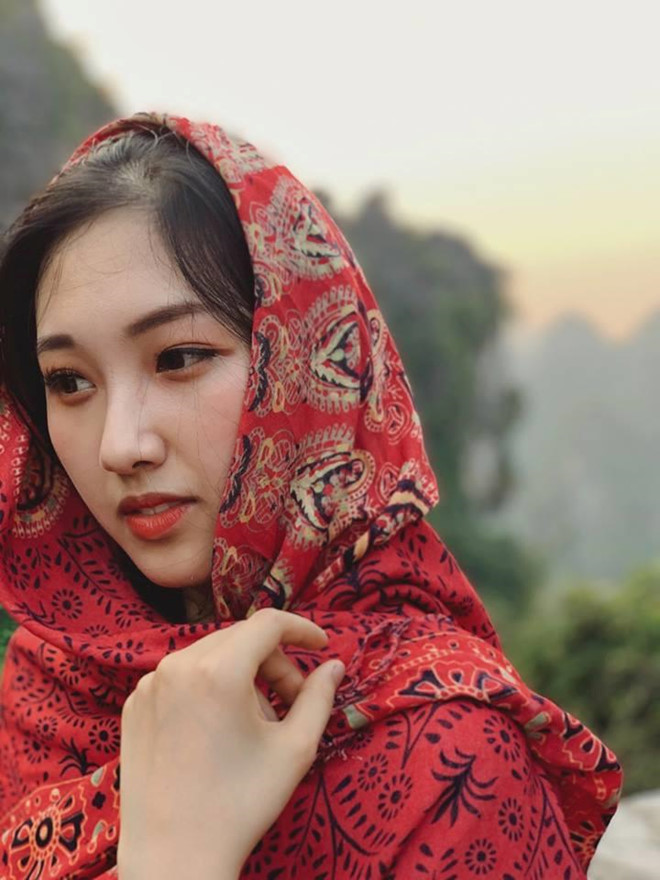 Hoa khôi Học viện Ngân hàng ngại đi giày cao gót vì cao 1,73 m