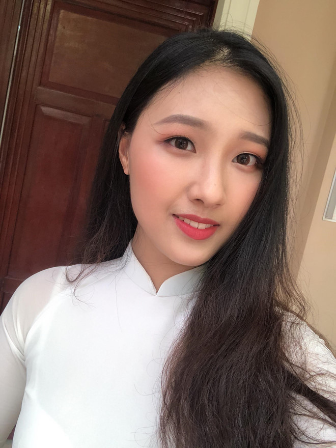 Hoa khôi Học viện Ngân hàng ngại đi giày cao gót vì cao 1,73 m