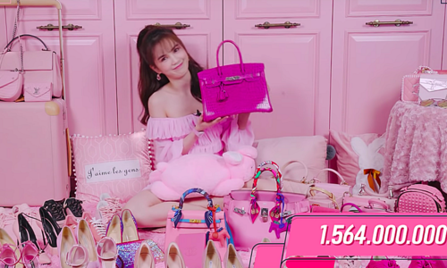 Ngọc Trinh - mỹ nhân thích hở bạo với thời trang gây tranh cãi