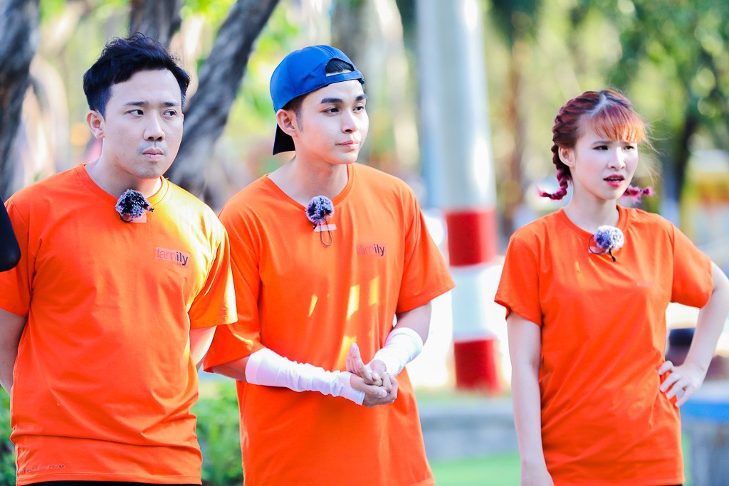 Running Man: Không thể tưởng tượng được cảnh Trấn Thành bơi đến... tụt quần, tỉnh bơ mặc lại nhưng lại là quần trái! Running Man: Không thể tưởng tượng được cảnh Trấn Thành bơi đến... tụt quần, tỉnh bơ mặc lại nhưng lại là quần trái!